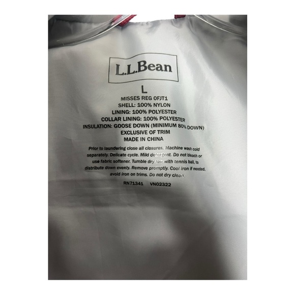 L.L. Bean Women's Puffer Vest - Excellent Condition - Picture 4 of 4